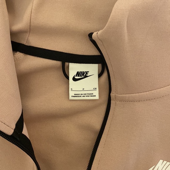 Women’s nike tech zip sweatshirt - Picture 3 of 3